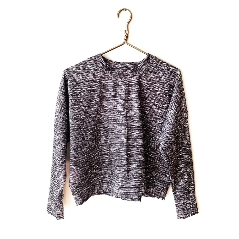 Lou & Grey | Marled Black Athletic Cropped Sweater